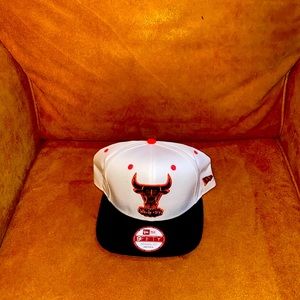 Chicago Bulls hat CHIBULHC WHITE STAP BLACK LAVA OSFA
